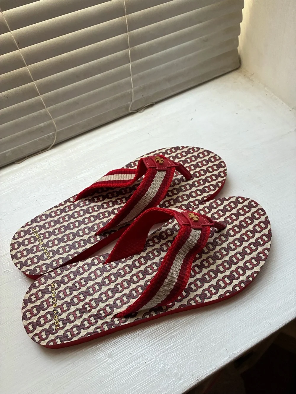 Tory Burch Gemini Link Thin Flip-Flop Sandals - Red (NWOB)